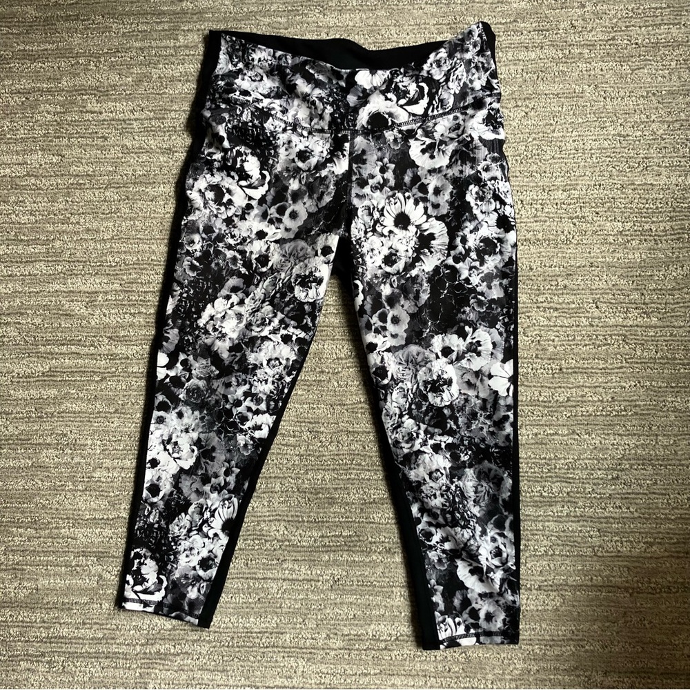 GapFit gSpeed women’s ankle-length black floral active leggings, size XL
